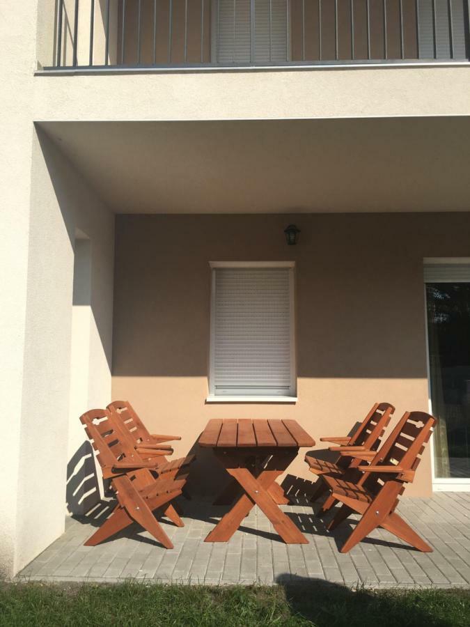 Szofi Apartman Papa Fenyves U. 19. Екстер'єр фото