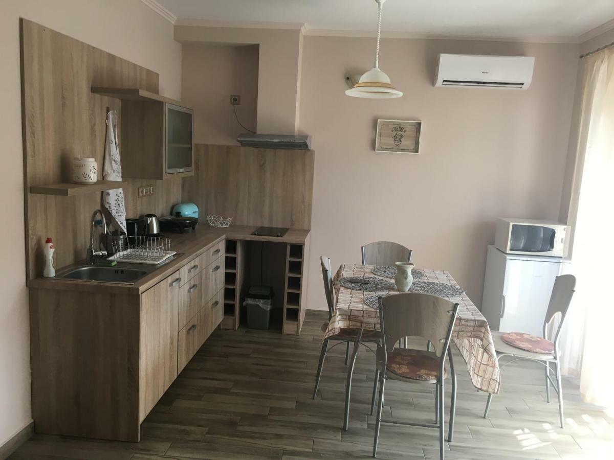 Szofi Apartman Papa Fenyves U. 19. Екстер'єр фото