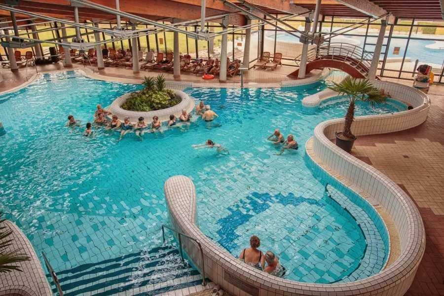 Szofi Apartman Papa Fenyves U. 19. Екстер'єр фото